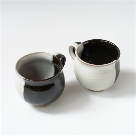 「牛ノ戸焼 モーニングカップ(白黒)」×2個とチョコレートブレンド（200g）のセット