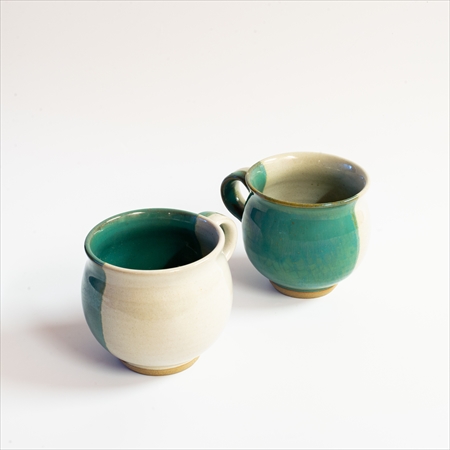 「牛ノ戸焼 モーニングカップ(緑白)」×2個とチョコレートブレンド（200g）のセット